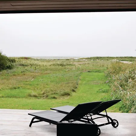 Дом отдыха Three-bedroom Holiday In